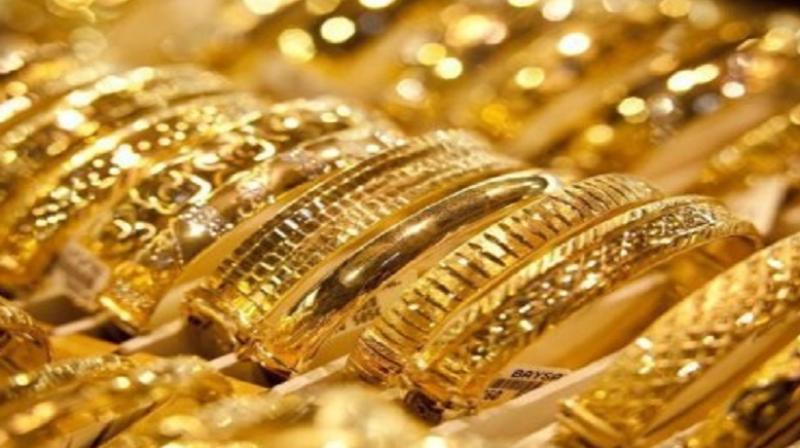 Gold zooms Rs 250 on firm global cues
