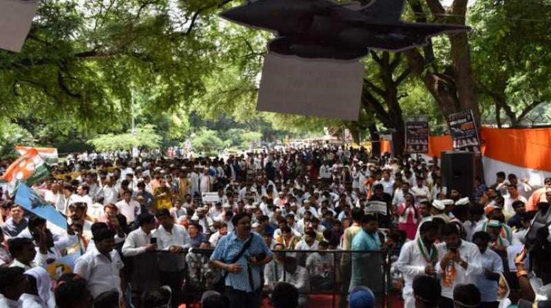IYC workers staged a protest against the Centre over the Rafale fighter