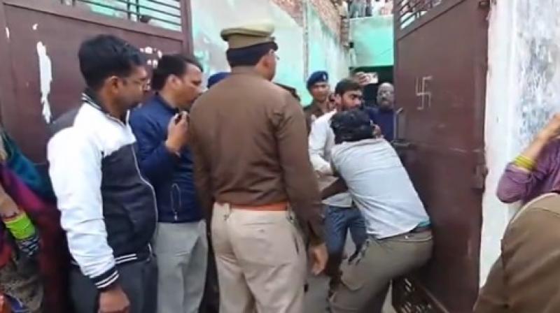 Uttar Pradesh: Husband, Wife and Three Children Die by Suicide in Mathura; Bodies Sent for Postmortem