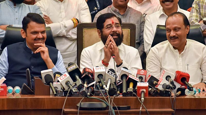 Maharashtra directs officials to rise and greet MLAs, MPs; polite conduct mandatory in phone calls