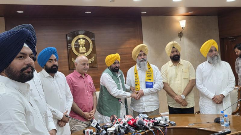 Breaking: Former Akali MLA Harmeet Singh Sandhu joins AAP  