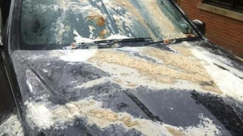 Eggs thrown at Hardik Patel's car 