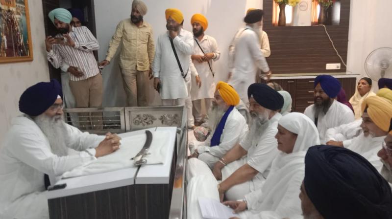 SAD Political Crisis: Rebel Group Apologizes At Sri Akal Takht Sahib 