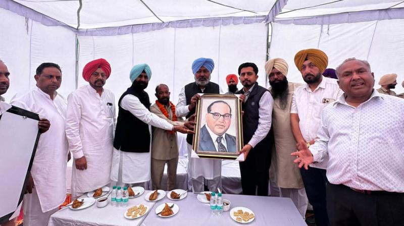 AAP Leaders Pay Tribute to Kanshi Ram Ji, Reaffirm Commitment to Social Justice & Equality File Photo.