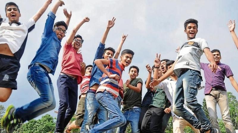 NEET UG 2025 Results Declared: Mahesh Kumar Secures AIR 1, Avika Aggarwal Tops Among Girls