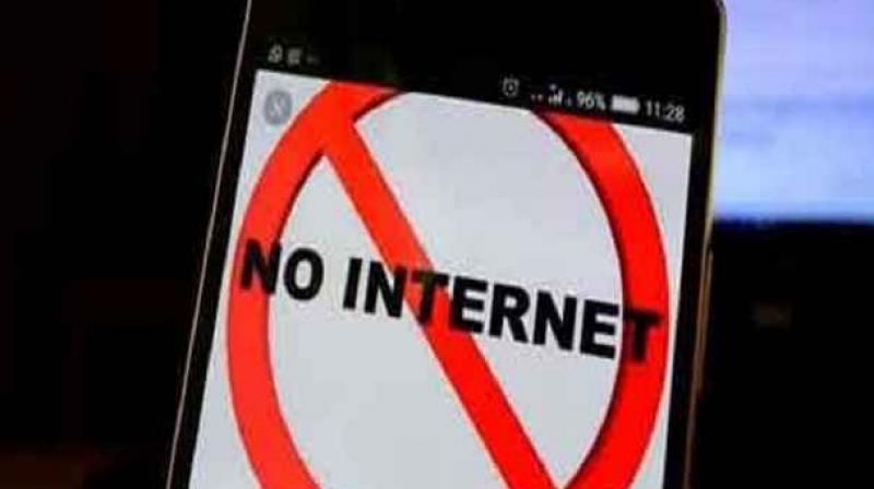 Mobile Internet services suspended in Srinagar