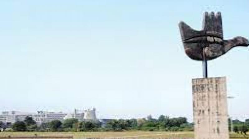 Despite the unusually high day temperatures, the nights remain chilly, with the minimum temperature settling at 6 degrees Celsius, which is 1.4 degrees below normal.  File Photo.