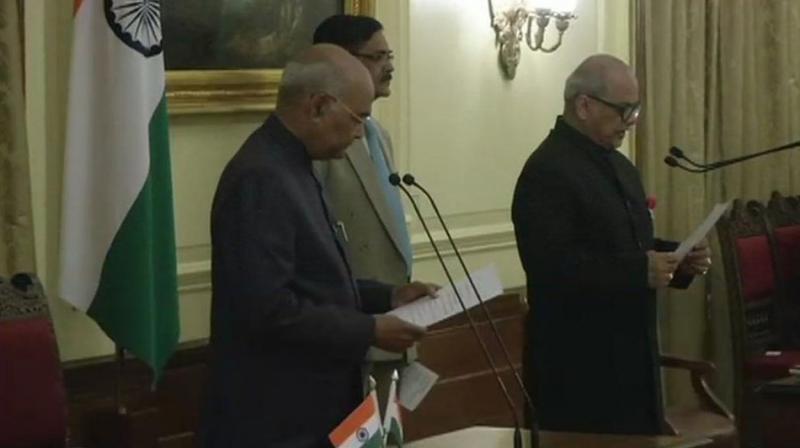 Prez administers oath of office to Pinaki Chandra Ghose