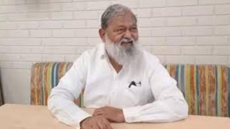 Haryana Energy Minister Anil Vij Conducts Surprise Inspection at UHBVNL Grievance Redressal Cell in Rohtak