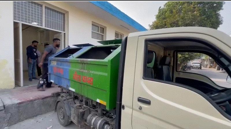 Punjab News: Municipal Corporation in Kapurthala Sends Garbage Truck to Collect Dead Body; Activist Calls Out
