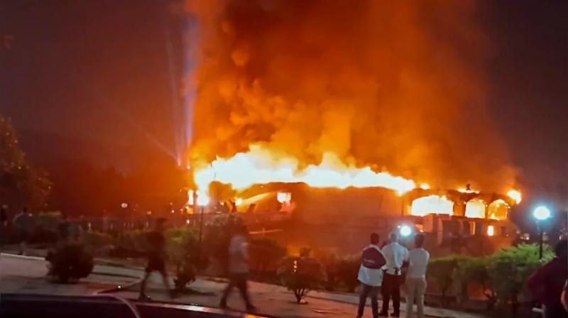 After Goa Restaurant Fire, Delhi Fire Service orders fire safety inspections at Public Places ahead of Festive Season (Photo: Goa fire incident)