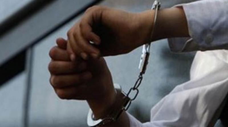 2 arrested for cheating in Delhi