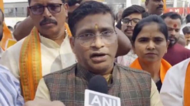 Hyderabad: Members of Vishva Hindu Parishad, Others, hold protests against atrocities against Hindus in Bangladesh