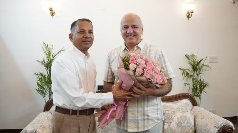 Aam Aadmi Party's Rajya Sabha Candidate Rajinder Gupta Meet AAP Leader Manish Sisodia in Chandigarh