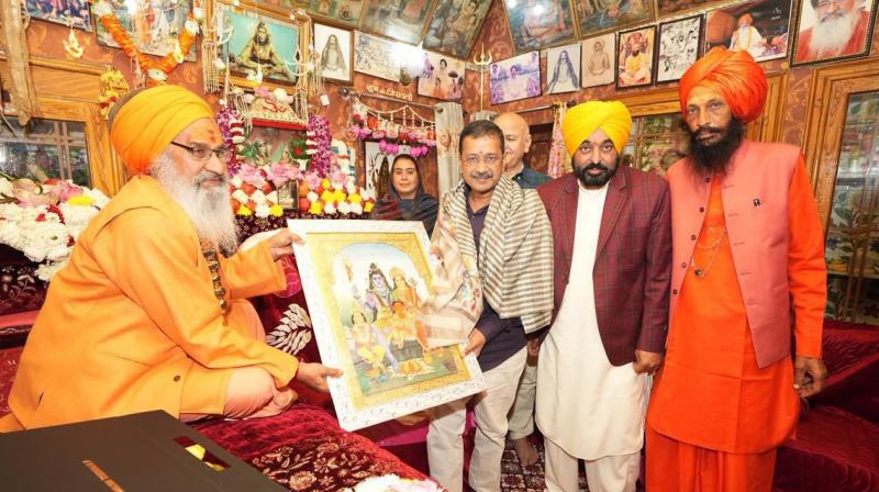 On Maha Shivratri, Arvind Kejriwal & Bhagwant Singh Mann pay obeisance at Sri Rankeshwar Mahadev Temple, pray for Punjab's peace & prosperity File Photo.