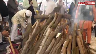 Dr. Manmohan Singh’s Mortal Remains Consigned to Flames with Full State Honours