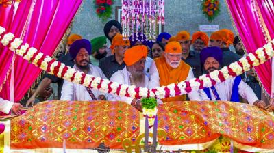 Gurpurab 2023: PM Modi Pays Obeisance at Ameerpet Gurudwara Sahib in Hyderabad 