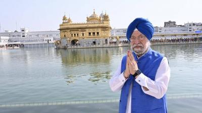 Hardeep Puri at Golden Temple