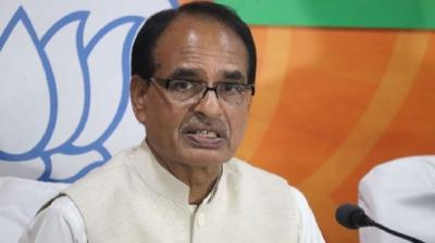 Union Agriculture Minister Shivraj Singh Chouhan holds discussions with farmers in Patna today 
