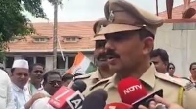 Pune Police Arrest Man for Attempting to Damage Mahatma Gandhi Statue