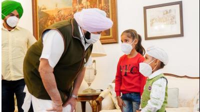 Punjab CM meets child artiste Noor