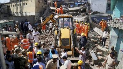 1 killed, 2 injured in wall collapse