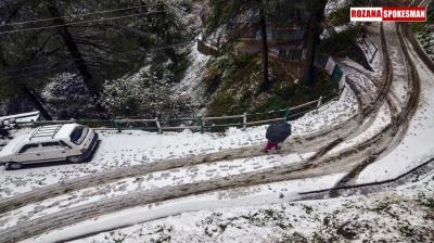 Srinagar Weather Update: Srinagar Shivers at -3°C as Cold Wave Grips North India