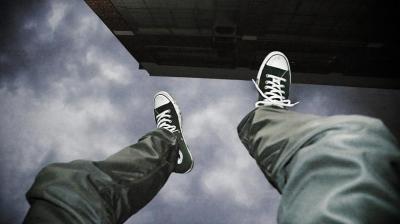 Suspected drug peddler attempts suicide