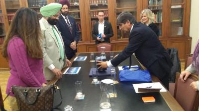 Discusses Wide-Ranging Issues on Water Conservation & River Cleaning