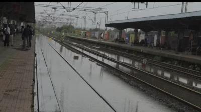 Mumbai Rains Latest News: Few trains cancelled amid heavy rainfall 
