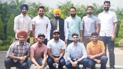 CM Mann & Sports Minister with Team India Players