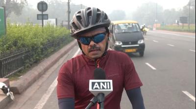 Delhi's Air Quality Plunges Post-Diwali; Residents Complain of Breathing and Eye Irritation; Air Quality Enters 'Red Zone (Image Courtesy: ANI)