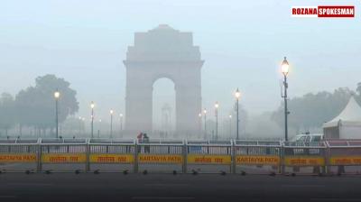 Delhi Chokes Under 'Very Poor' AQI, Residents Face Health Woes as Smog Worsens, SC Urges Action