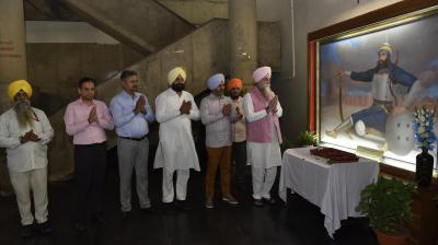 Punjab Vidhan Sabha Speaker Pays Floral Tributes To Baba Banda Singh Bahadur On His Birthday