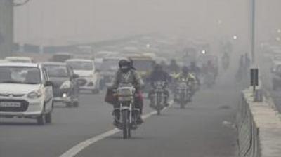 Cold morning in Delhi, minimum temps settles at 5.5 deg Celsius