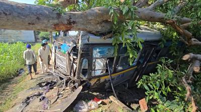 Punjab News: Overloaded PRTC Bus Accident Leaves Driver's Leg Broken & Several Injured in Nabha 
