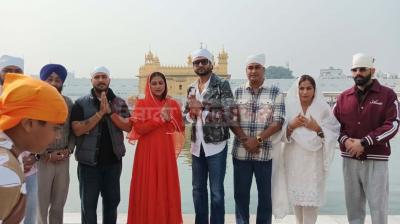 Yuvraj Hans & Fellow Artists at Golden Temple, Amritsar