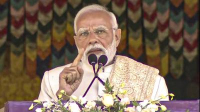 Bhutan King Leads Prayer with Thousands for Victims of Delhi Blast; PM Modi on 2-Day Visit