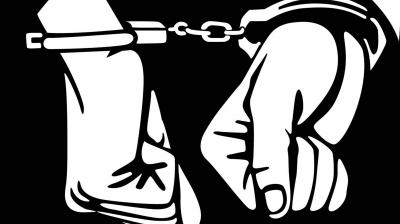 2 inter-state narcotic smugglers were arrested with 26 kg of poppy