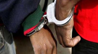 2 criminals carrying reward money arrested
