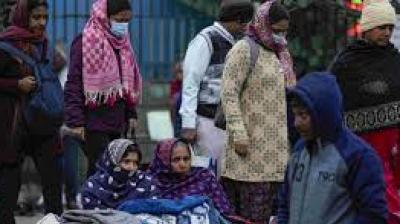 A bench comprising Chief Justice D.K. Upadhyaya and Justice Tejas Karia was hearing a suo motu petition initiated after taking cognisance of the "pitiable condition" of patients and their kin awaiting treatment outside hospitals. File Photo.