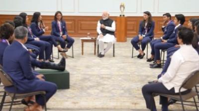Harleen Kaur Deol Asks PM Modi About His Skincare Routine as PM Hosts Team India After World Cup Victory