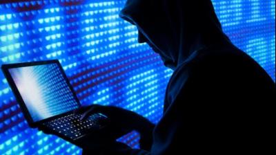 7 people were arrested for allegedly duping more than hundred people