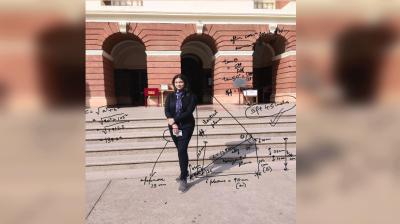 Twitter User uses Trigonometry to Guess Height of Woman 