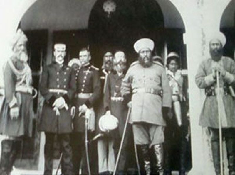 Amir Abdurrahman Khan with the British mission for demarcation of the borders of Afghanistan