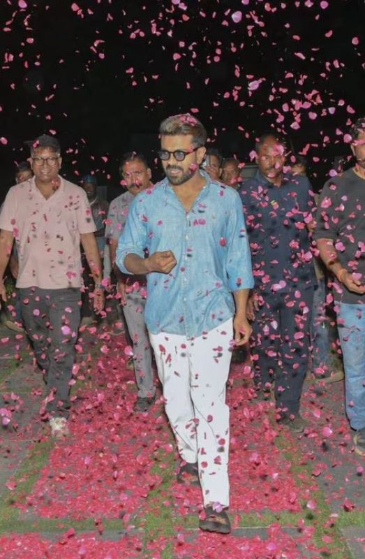  RC 15 Makers Celebrates Ram Charan's Birthday on Set 
