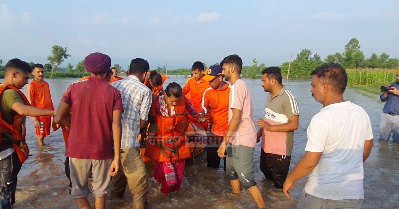 Sutlej River Flooding Worsens Village Conditions: NDRF Teams Lead Relief Operations, Education Minister and MLA Harjot Singh Bains on Ground
