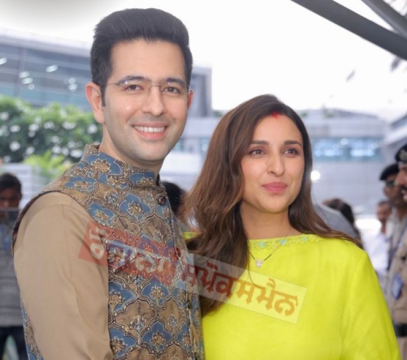 Newlyweds Parineeti Chopra & Raghav Chadha Arrive in Delhi After Marriage