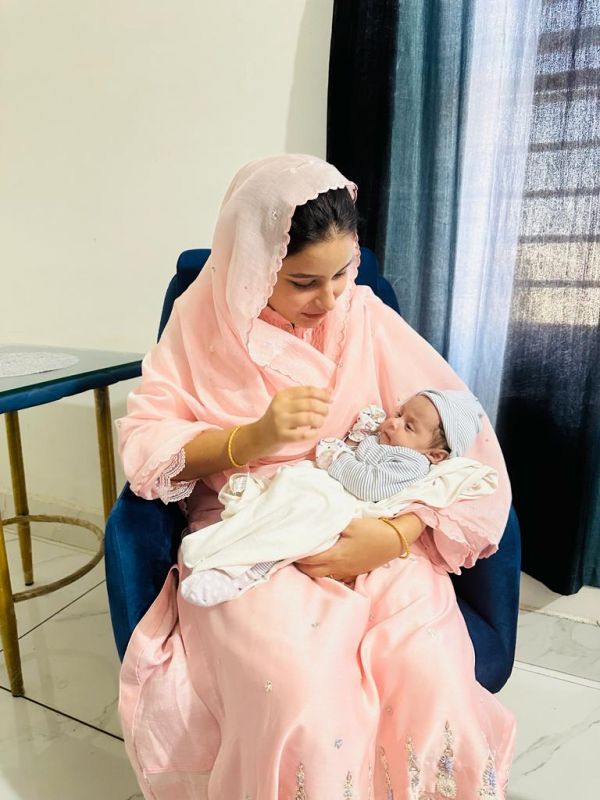 Punjab CM Bhagwant Mann's wife Gurpreet Kaur and Sister Manpreet kaur reached the residence of MLA Amolak Singh, Extends Congratulations on the birth of a daughter 
