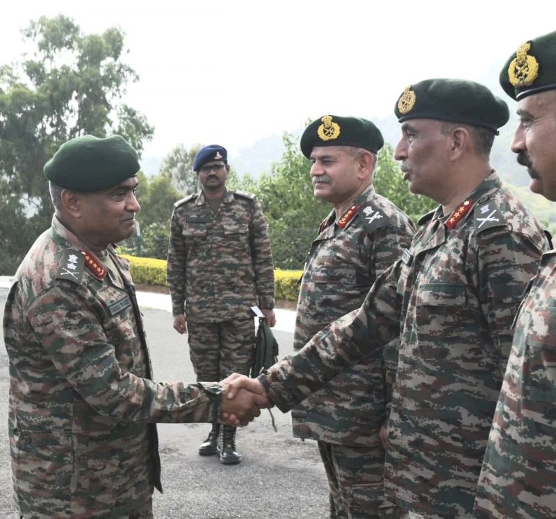 Indian Army Chief General Manoj Pande Visits the Front areas of Indo-Pak Control Line & Military Outposts